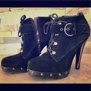 Suede Colin Stuart heeled booties